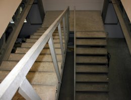 2ух. этажное офисное здание (АБК) из сэндвич-панелей, построенная компанией Альянс - 2ух. этажное офисное здание (АБК), Республика Коми, г. Усинск, ул. Транспортная, д.15  - площадь 550 кв.м.  